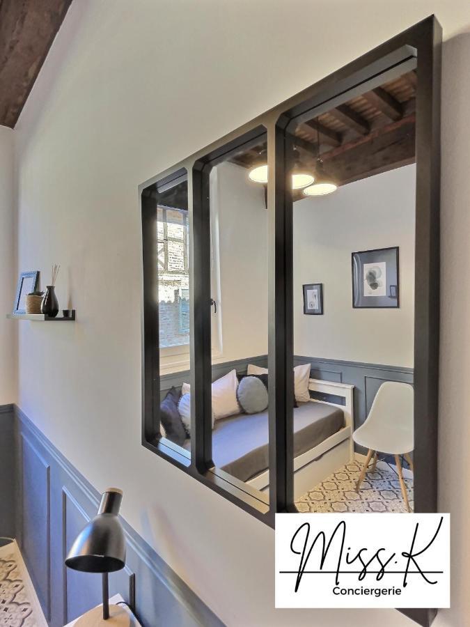 "La Fenetre Sur Le Marche" De Miss.K Conciergerie Apartment Chatillon-sur-Chalaronne Exterior photo